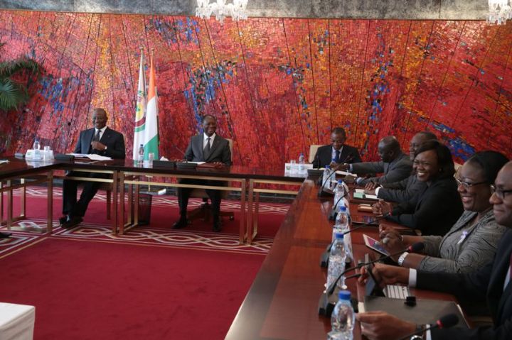 Ebola : Alassane Ouattara préside une réunion interministérielle d’urgence