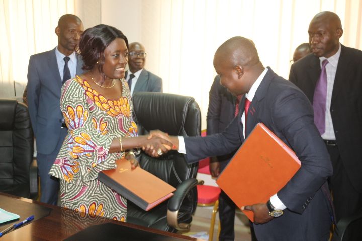 Solidarité/lutte contre la pauvreté : la Ministre Mariatou Koné lance un programme de financement d’activités génératrices de revenus  au profit des victimes des crises survenues en Côte d’Ivoire