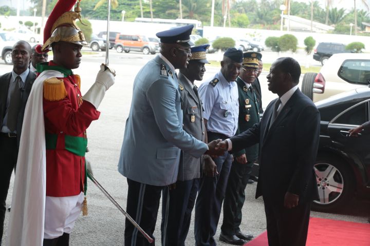 Alassane Ouattara a quitté Abidjan pour le 47è sommet de la CEDEAO à Accra