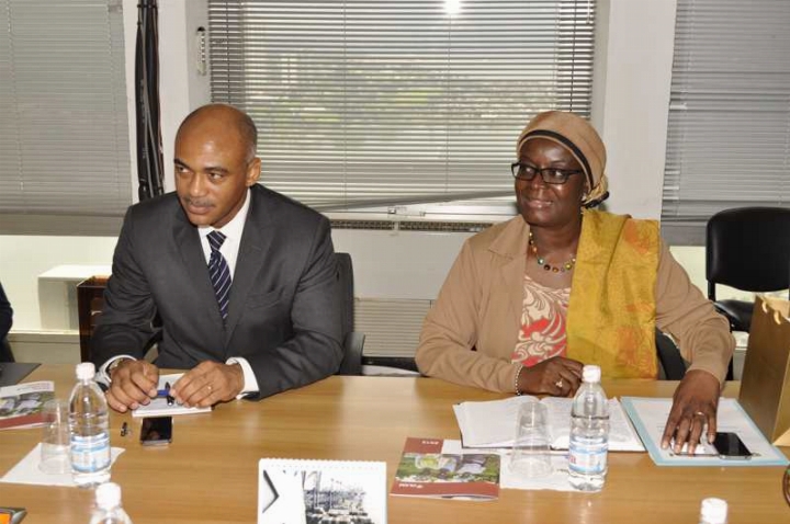 Le DG du Conseil du café-cacao loue les mérites de la meilleure productrice nationale de cacao 2015