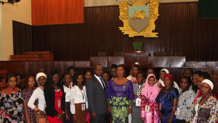 L’Association SEPHIS organise une rencontre intergénérationelle entre les jeunes filles et les femmes de l’Assemblée Nationale