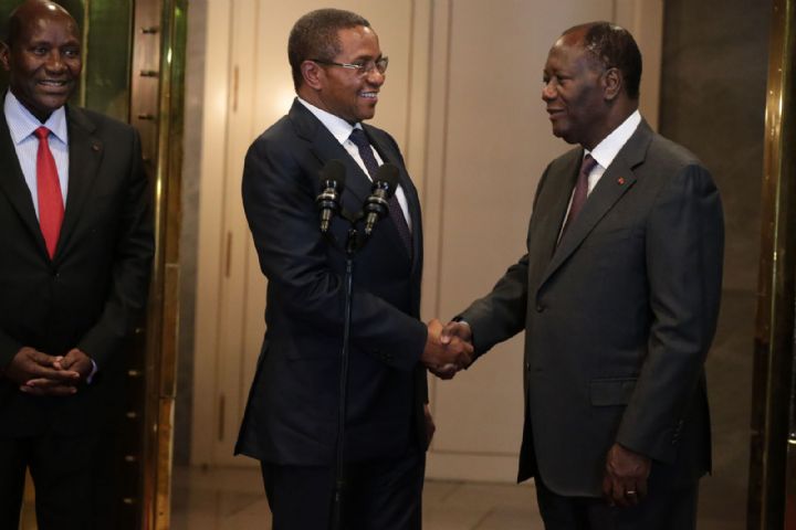 Education: l’ancien Président Tanzanien Jakaya Kikwete salue les efforts de la Côte d’Ivoire