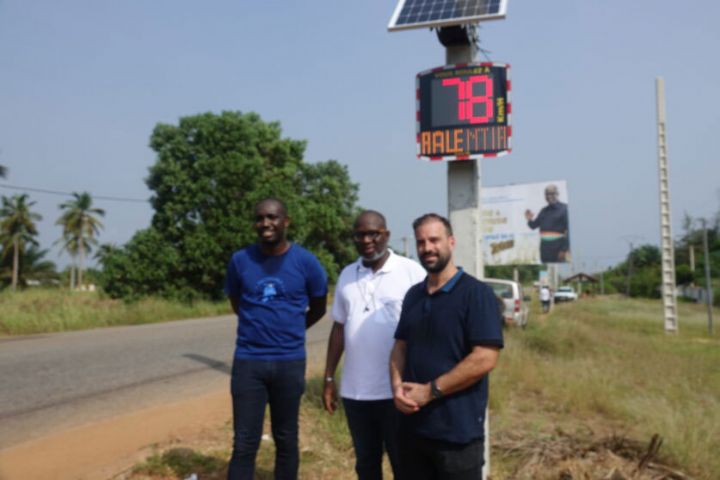 Des radars pédagogiques pour réduire les accidents de la circulation à Assinie