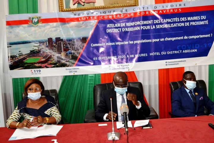 Covid-19 : Le ministère de la Communication forme les 13 maires du District d’Abidjan