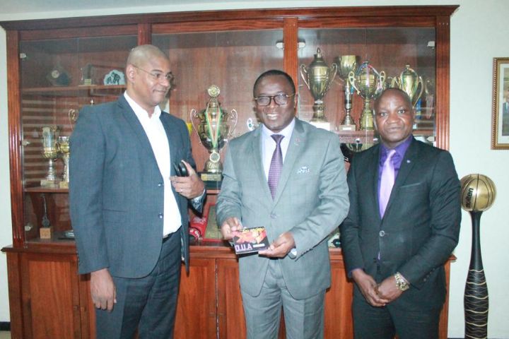 Showbiz : Le ministre Claude Paulin Danho apporte son soutien aux anciens de l’OUA