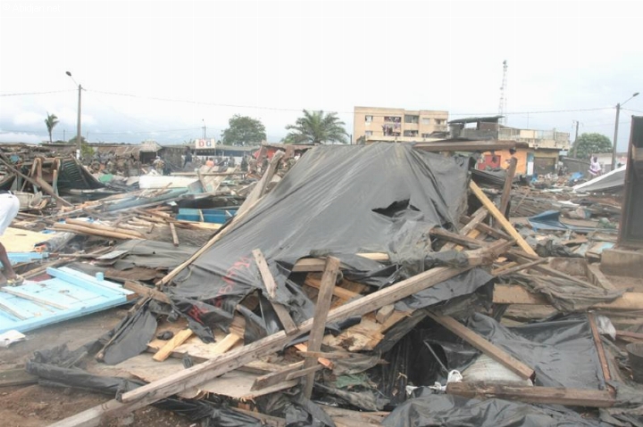 Reportage/ La gare du rond point d’Abobo détruite / Nouvelle gare : La poule aux oeufs d’or