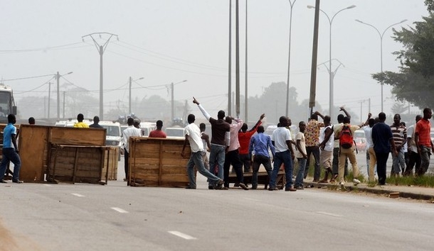 Abengourou / Journée mouvementée hier : La ville paralysée, le préfet blessé, sa résidence saccagée, le siège du FPI brulé