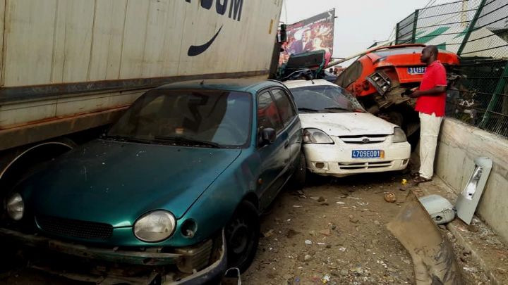 Un véhicule de transport de marchandises cause la mort de trois personnes à Adjouffou