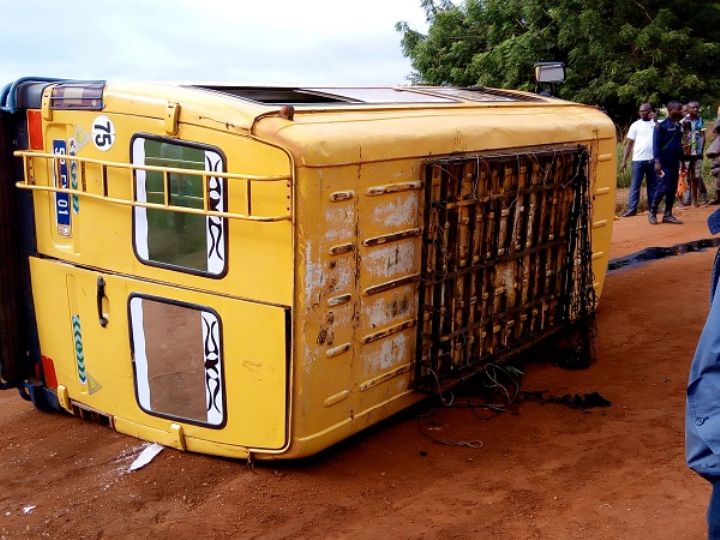 Un véhicule de transport se renverse et fait 5 blessés à Prikro