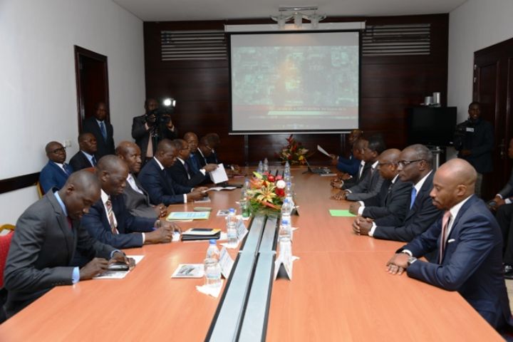 Culture: le gouvernement signe un accord-cadre pour la construction de la bibliothèque de la renaissance africaine d’Abidjan