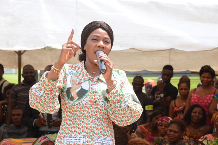 Présidentielle: Affoussiata BAMBA-LAMINE appelle les femmes des marchés à retirer leurs cartes d’électeurs