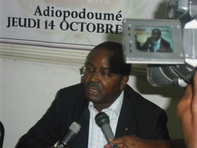 Centre Suisse de Recherches Scientifiques / Le Professeur Francis Akindes, sociologue, pose les jalons d`une réconciliation réussie: “Se réconcilier pour rompre le cycle meurtrier actions-réactions violentes”