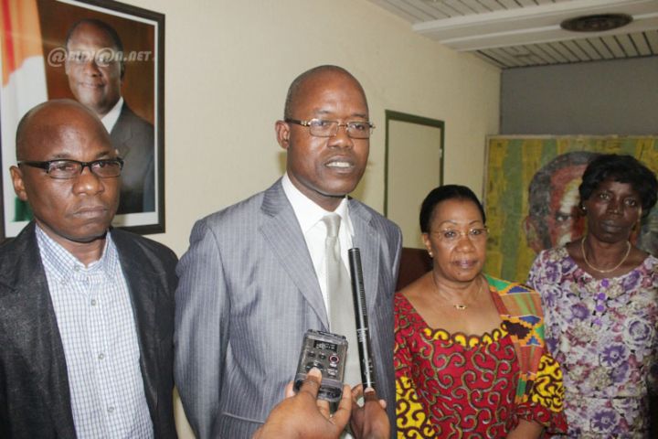 Les restes d’Ahmadou Kourouma inhumé à Abidjan, le 14 novembre