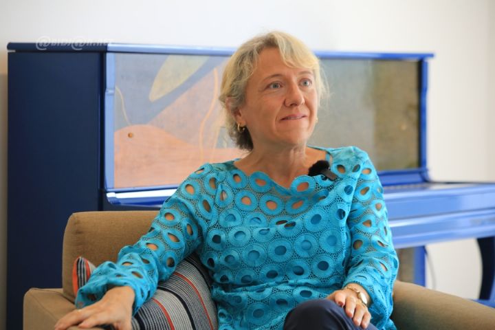 Fortunes mal acquises en Suisse : 2 milliards de dollars ont été rapatriés , révèle  l’ambassadrice de Suisse en Côte d’Ivoire