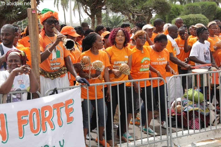 Côte d’Ivoire : ambiance festive dans les rues d’Abidjan pour accueillir Alassane Ouattara