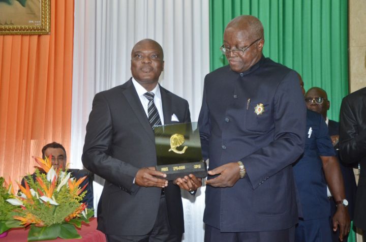 Mérite: le député Adou N’gouan Bernard rafle deux prix aux `As du développement`