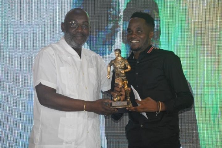 Football : Coulibaly Wonlo (Asec Mimosas) élu meilleur joueur de Côte d’Ivoire