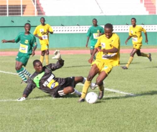 Football - Ligue 1-bilan de la saison 2010 - 374 buts marqués en 16.380 mn de jeu !