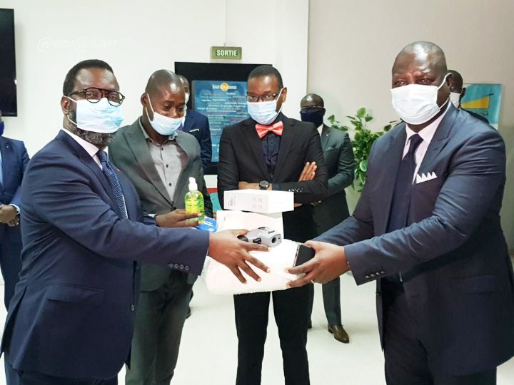 Covid-19: l’Association Professionnelle des Banques et Établissements Financiers fait un don en matériel de 160 millions FCFA à l’Etat de Côte d’Ivoire