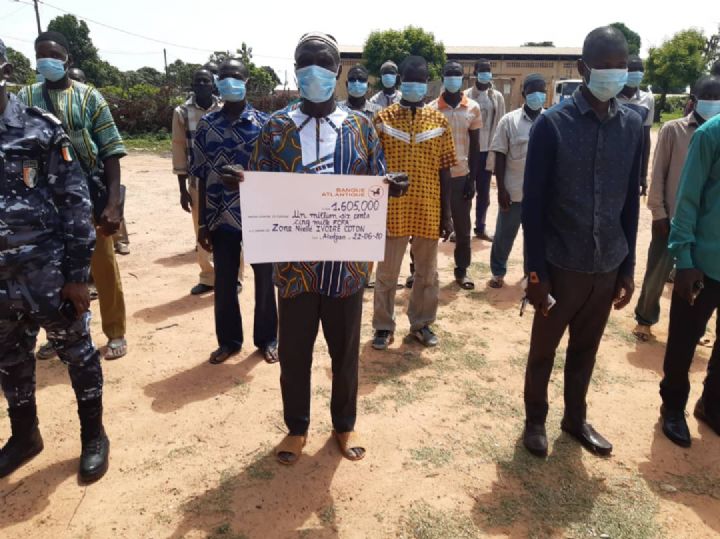 Côte d’Ivoire : Atlantique Assurances indemnise les agriculteurs sinistrés durant la campagne cotonnière 2019-2020