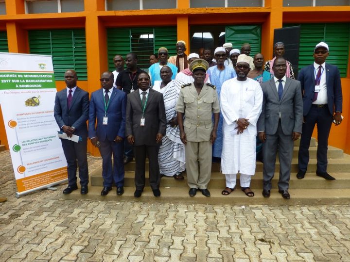 Campagne de sensibilisation sur la bancarisation/les avantages des services bancaires expliqués à la population du Gontougo