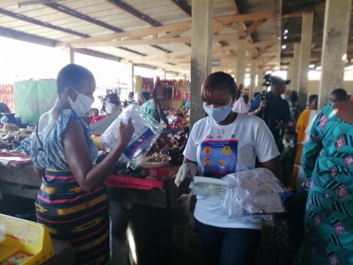 Lutte contre le Covid-19: les commerçants du petit marché de Grand-Bassam invités à participer à la sensibilisation