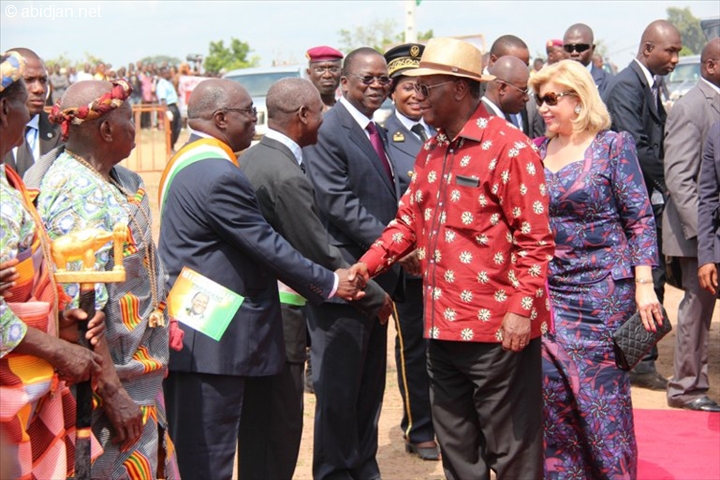 Visite d’Etat : Plusieurs milliers de personnes en liesse accueillent Ouattara au stade de Toumodi