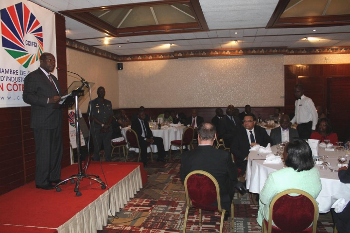 Invité par la Chambre de Commerce Française en Côte d’Ivoire à un déjeuner-débat, le premier ministre rassure les opérateurs économiques