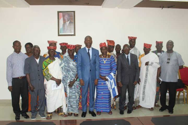 Cohésion sociale et leadership féminin : la nouvelle cheffe du canton Nionos dans le département de Zuénoula à l’école de la Ministre Mariatou Koné