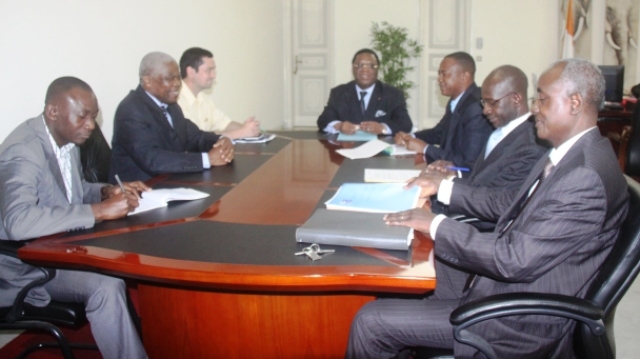 Législatives : Un code de bonne conduite pour les partis politiques et les candidats