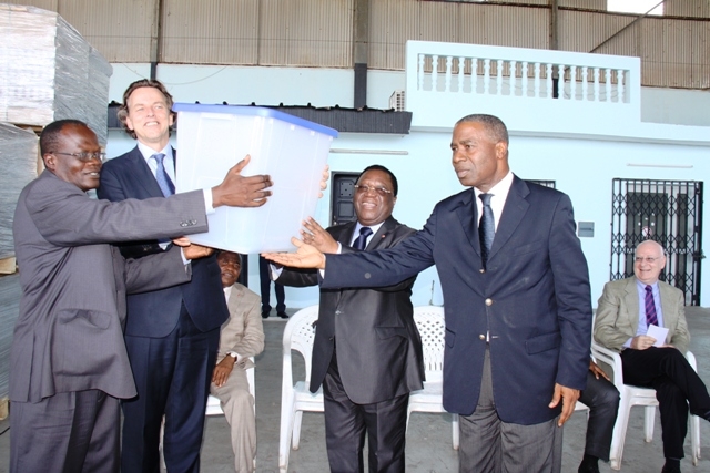 Législatives du 11 décembre 2011: 5000 urnes, 15000 isoloirs réceptionnés par Bakayoko