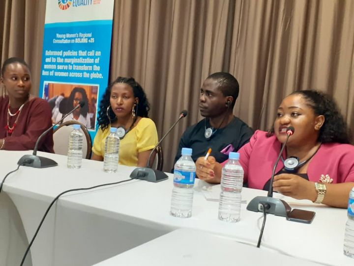 Regards des jeunes femmes africaines sur l’égalité de sexes depuis Abidjan