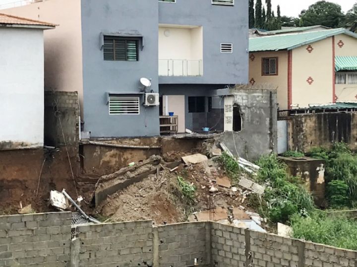 Pluies diluviennes : les habitants de la Cité SYDES à Abatta (Bingerville) interpellent le Gouvernement sur les potentiels dangers encourus par leurs familles