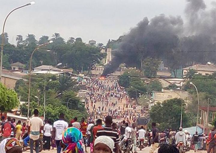 Manifestations violentes à travers le pays: Qui veut « électrocuter » le pouvoir Ouattara ?