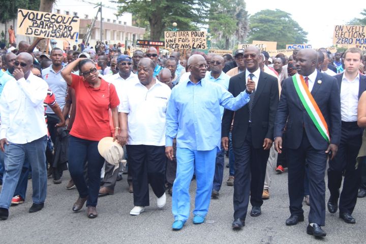 Présidentielle ivoirienne: des adversaires de Ouattara réclament un accès 