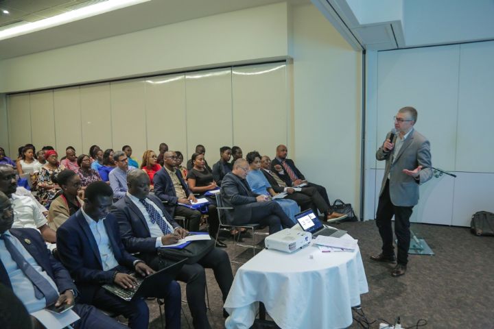 Entreprise: le professeur français Benoît Meyronin dévoile les clés d’un pilotage stratégique de l’expérience client