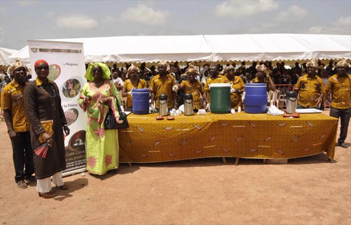Visite d’état du président de la république dans le district des savanes : le conseil du café-cacao fait la promotion du café et du cacao de Côte d’Ivoire