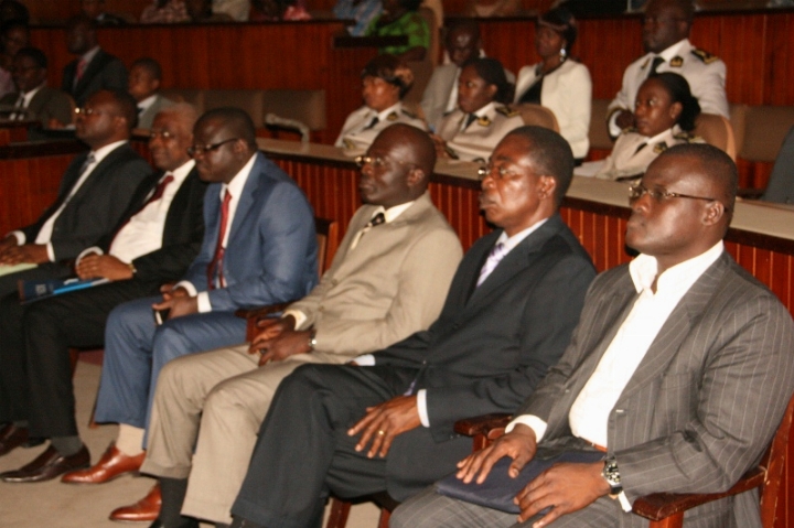 Séance plénière de l’Assemblée nationale / Adoption du projet de loi sur le mariage : 6 députés contre et 6 abstentions