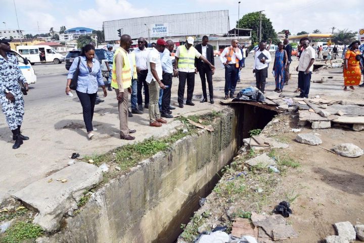 Travaux d’assainissement de la commune, décentralisation des services municipaux: le Maire Jean-Marc Yacé et son conseil municipal visitent les différents chantiers