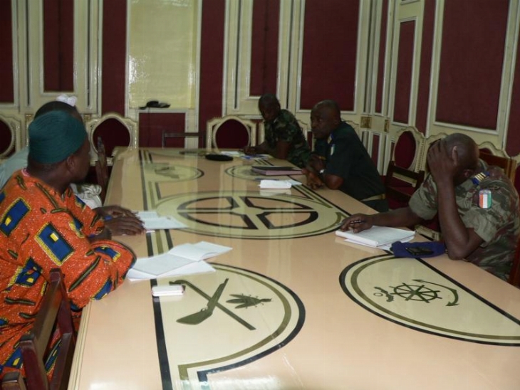 Défense: Séance de travail du général de division Soumaïla Bakayoko, chef d’état major général (Cemg) avec une délégation de l’association  des ex-combattants démobilisés de l’ex-zone CNO