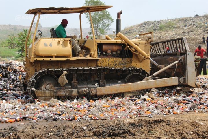 Lutte contre la fraude et la contrefaçon: 120 tonnes de produits prohibés broyés