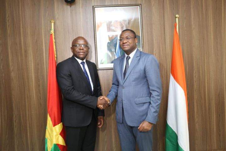 Communication : coopération ivoiro-burkinabé / Sidi Touré reçoit son homologue du Faso