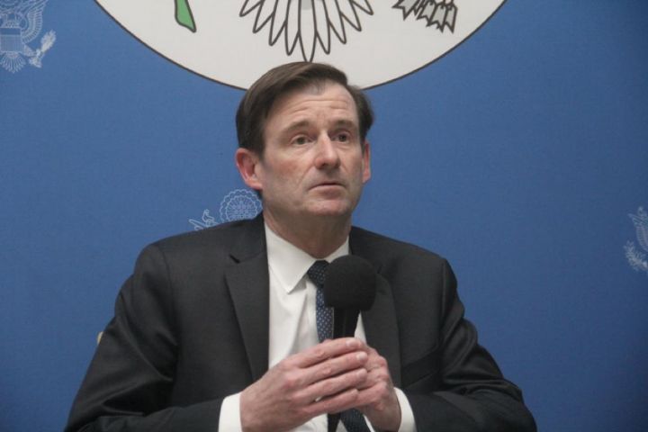 Présidentielle de 2020: un diplomate américain invite Alassane Ouattara à «respecter ses propres mots»