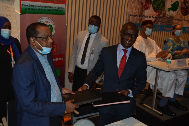 Banque Atlantique scelle un partenariat durable avec le Projet Intégré de Modernisation de l’Élevage et de l’Agriculture au Niger