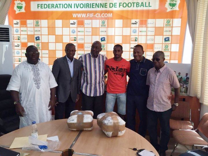 Action de bienfaisance: Copa Barry comble les clubs de Ligue 1