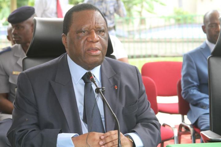 Remise des affiches et spécimens des bulletins de vote aux candidats pour les élections législatives du 18 décembre 2016 : Allocution du président