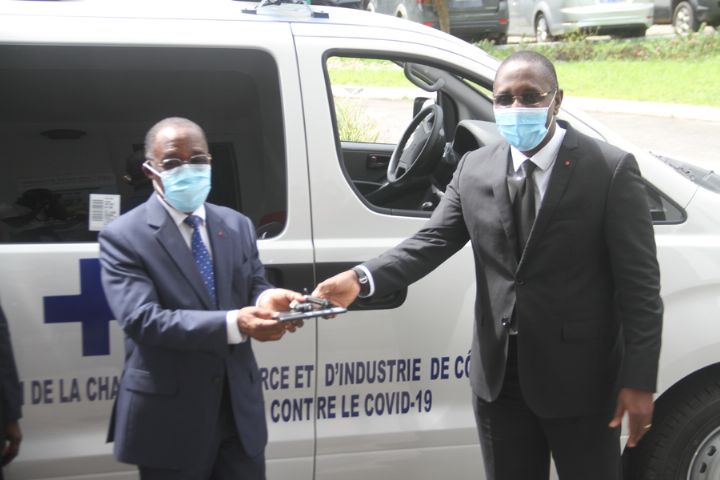 Elan de solidarité contre le covid-19 : Une ambulance médicalisée remis au gouvernement