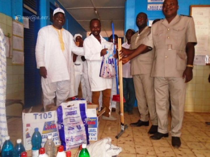 Sirasso​: Don de matériels  d’assainissement au centre de santé