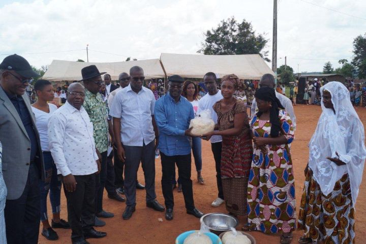 Gagnoa : Le DG de Petroci ’’soulage’’ les femmes de Bayota, Zébizékou et Ouragahio