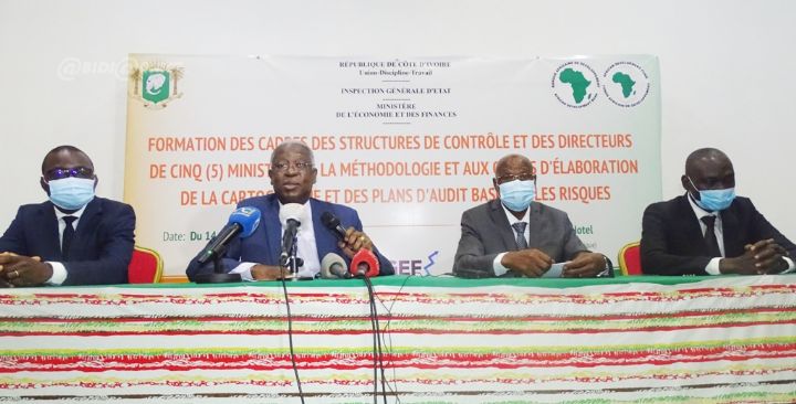 Méthodologie d’élaboration des cartographies et de plans d’audit:  Des cadres des structures de contrôle et des ministères renforcent leur capacité